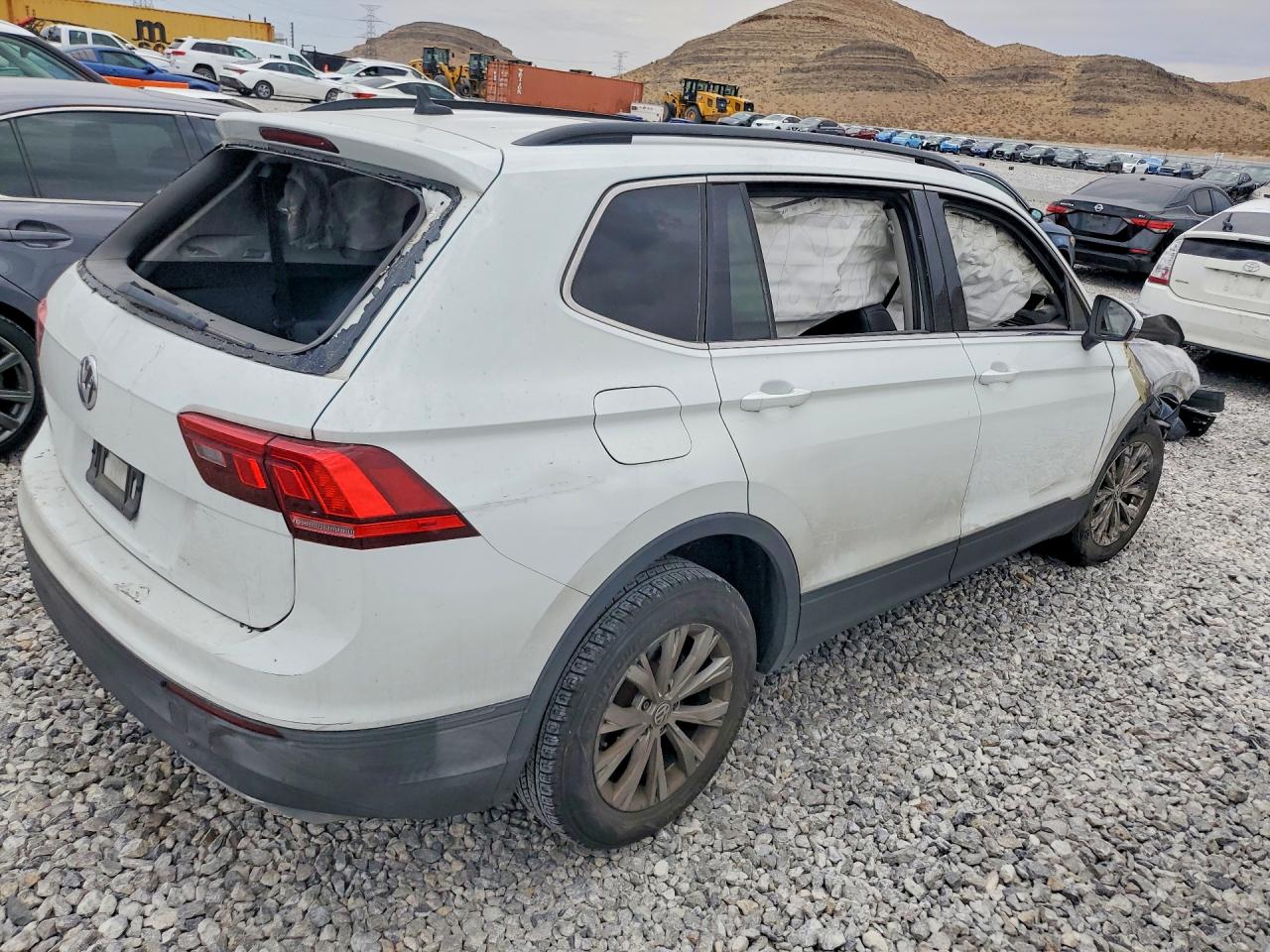 2019 VOLKSWAGEN TIGUAN SE/SEL/SEL R-LINE JET-BLACK/SEL R-LINE — снимка 3