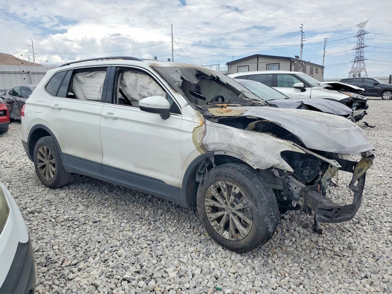 2019 VOLKSWAGEN TIGUAN SE/SEL/SEL R-LINE JET-BLACK/SEL R-LINE — снимка 4