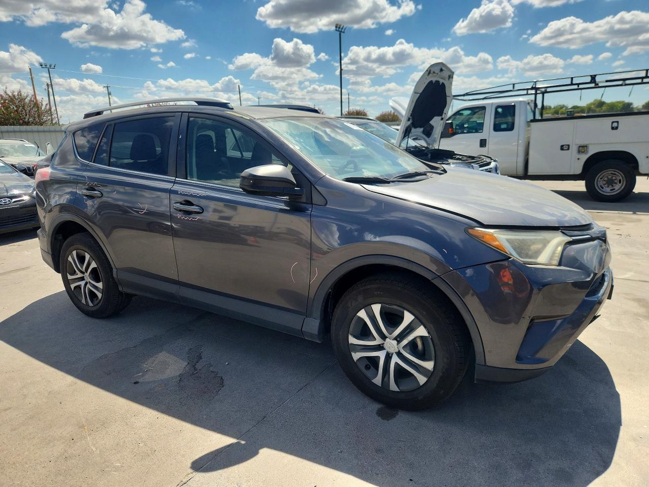 2017 TOYOTA RAV4 LE — снимка 4