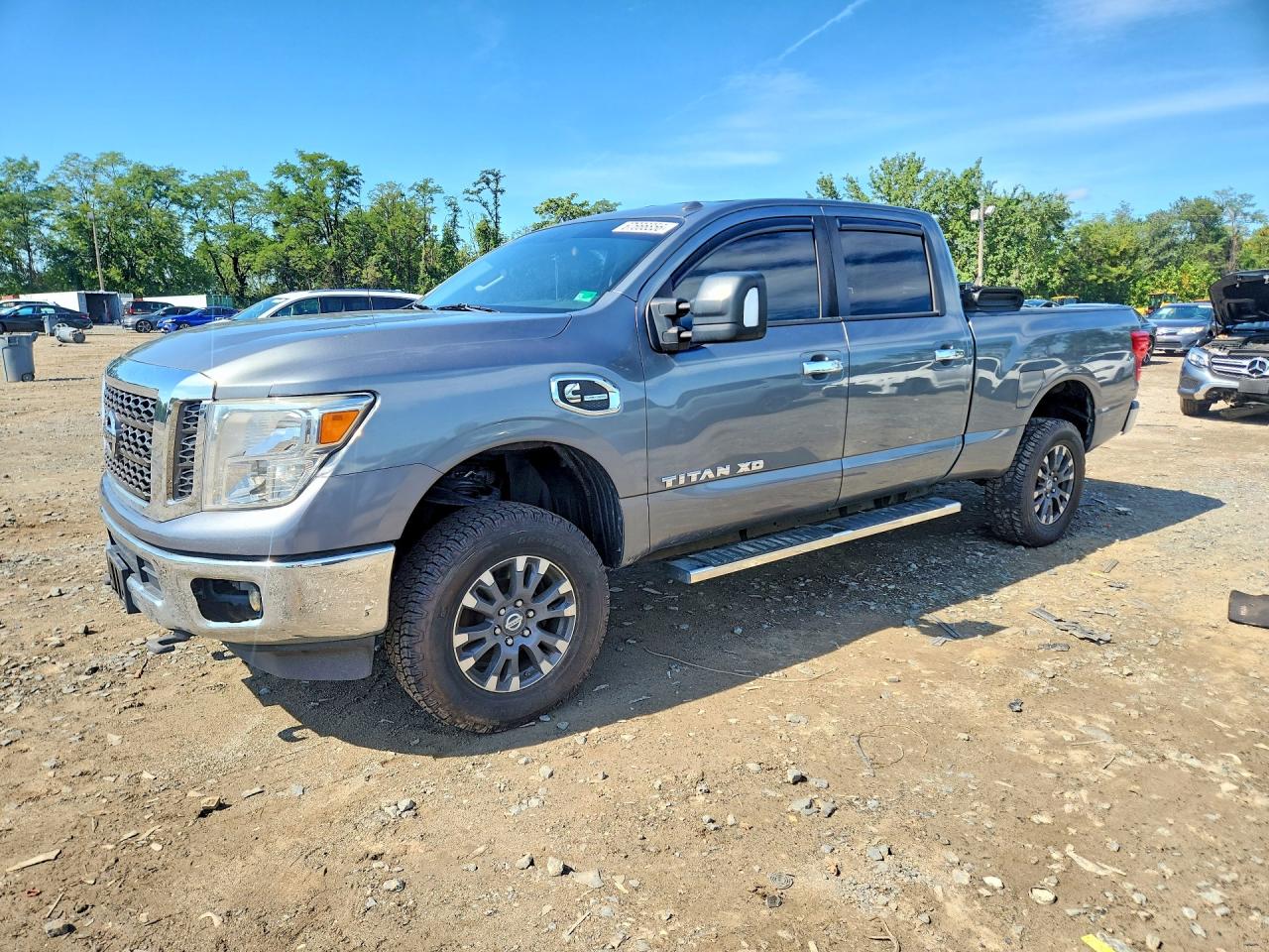 2017 NISSAN TITAN XD SV