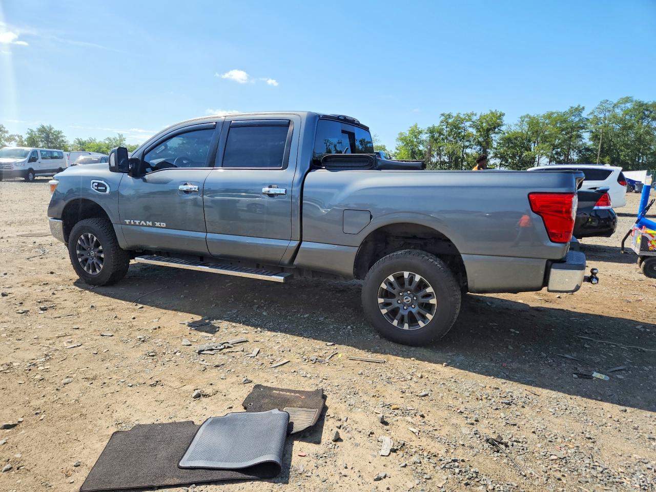 2017 NISSAN TITAN XD SV — снимка 2