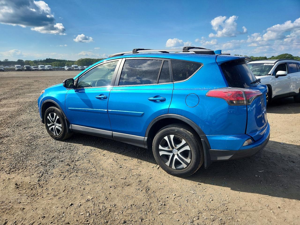 2017 TOYOTA RAV4 LE — снимка 2
