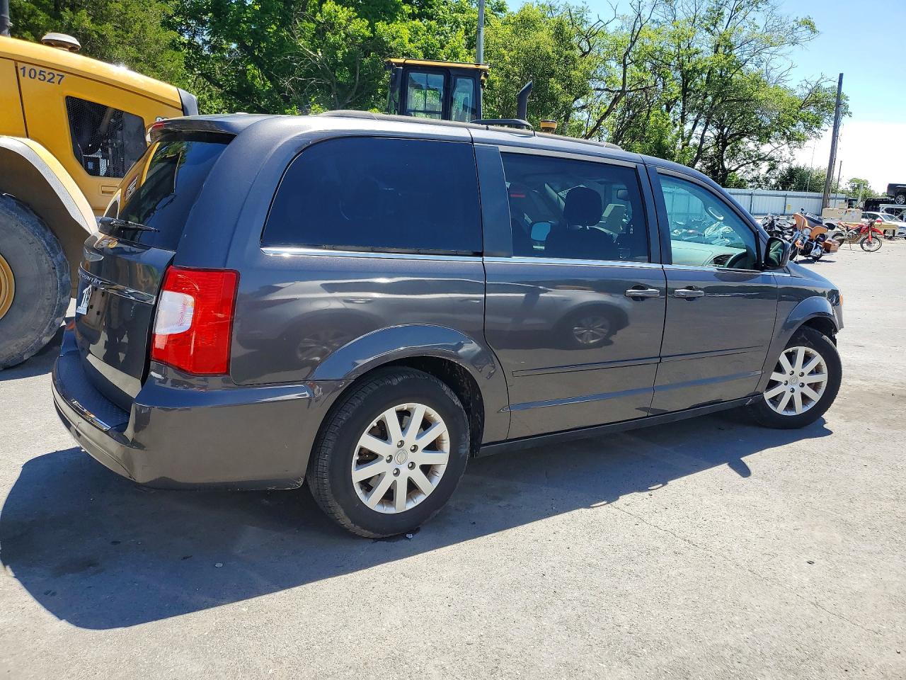 2015 CHRYSLER TOWN & COUNTRY LX — снимка 3