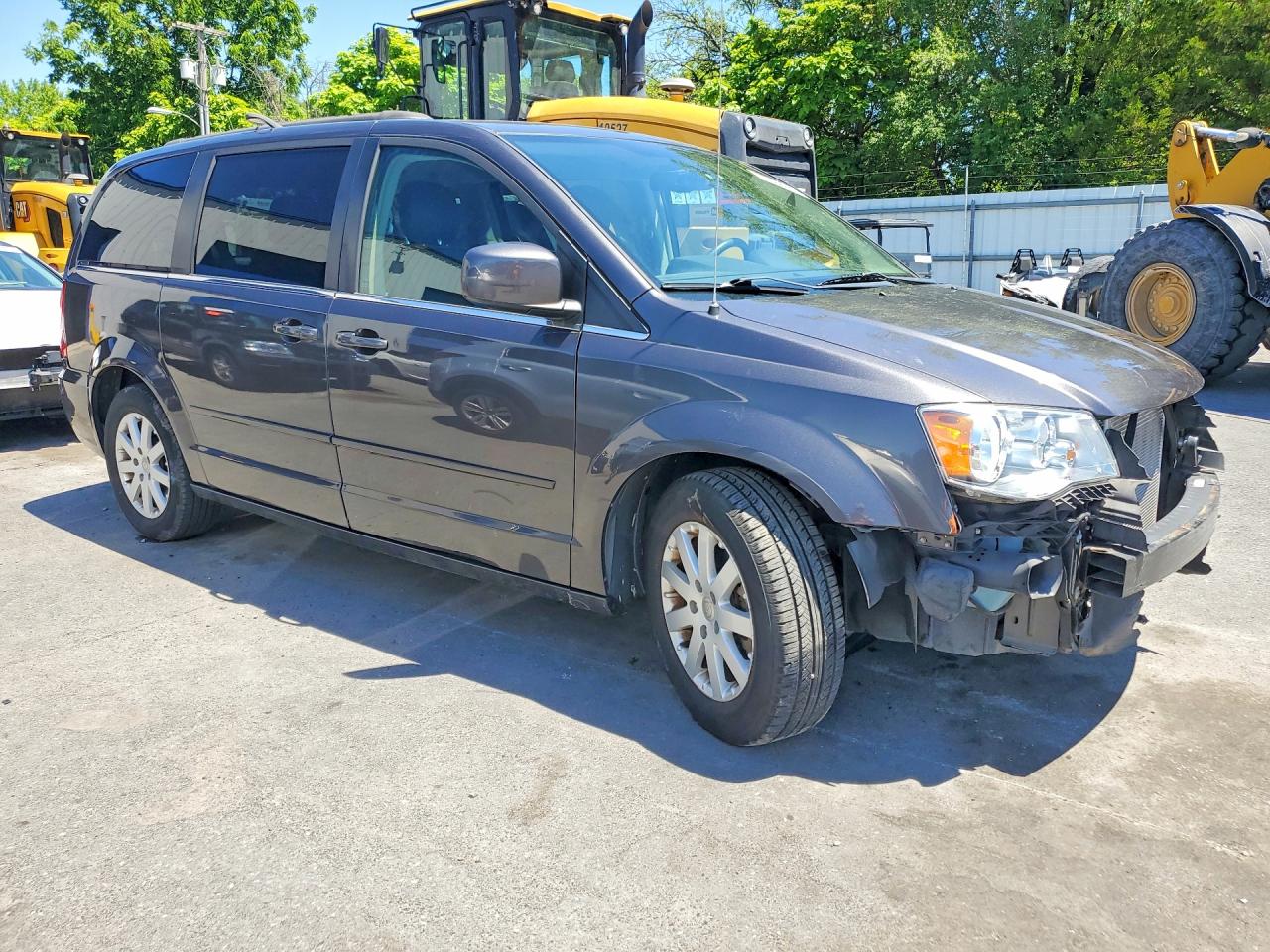 2015 CHRYSLER TOWN & COUNTRY LX — снимка 4
