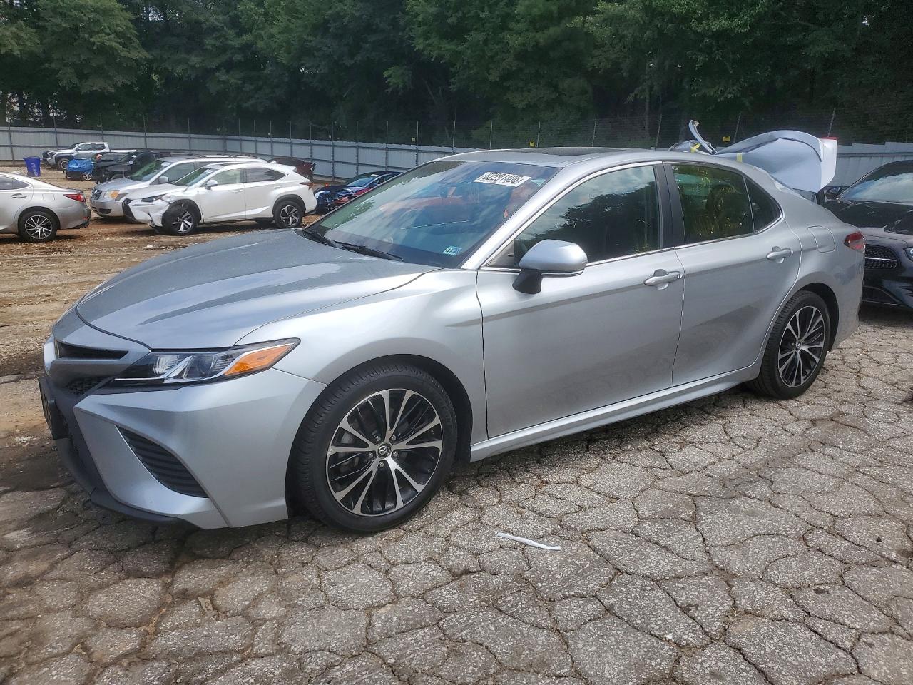 2018 TOYOTA CAMRY SE