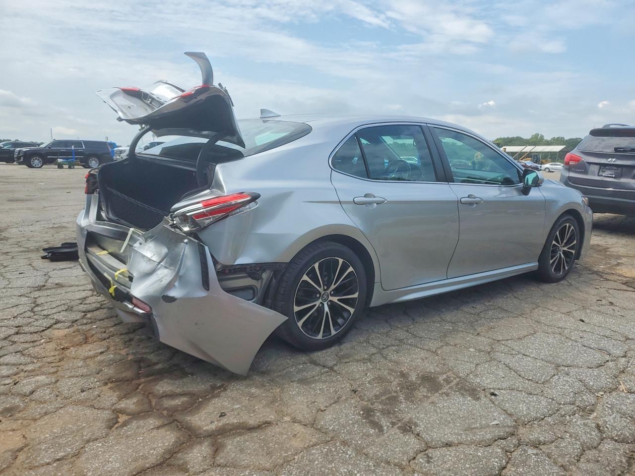 2018 TOYOTA CAMRY SE — снимка 3