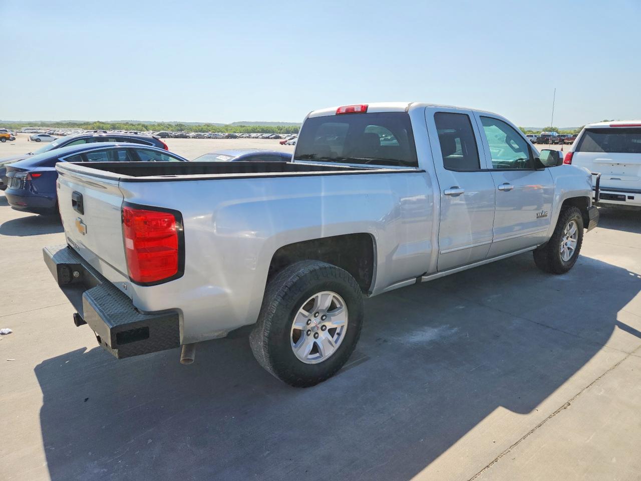 2018 CHEVROLET SILVERADO C1500 LT — снимка 3
