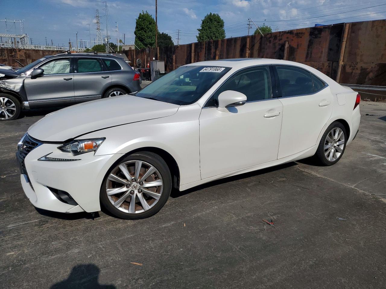 2016 LEXUS IS 200T