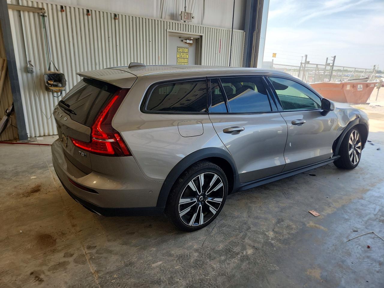 2020 VOLVO V60 CROSS COUNTRY T5 MOMENTUM — снимка 3