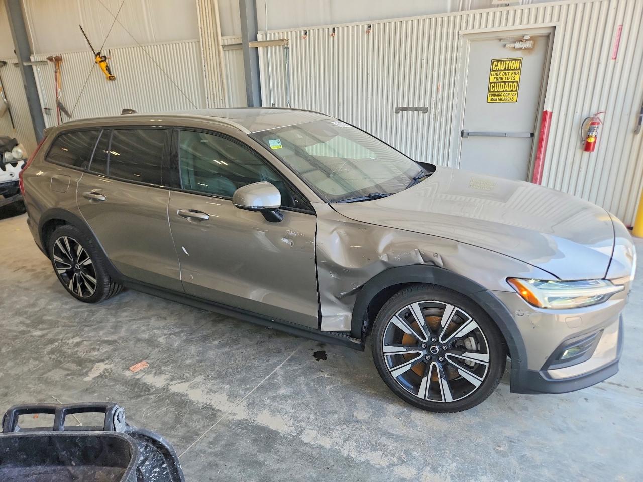 2020 VOLVO V60 CROSS COUNTRY T5 MOMENTUM — снимка 4