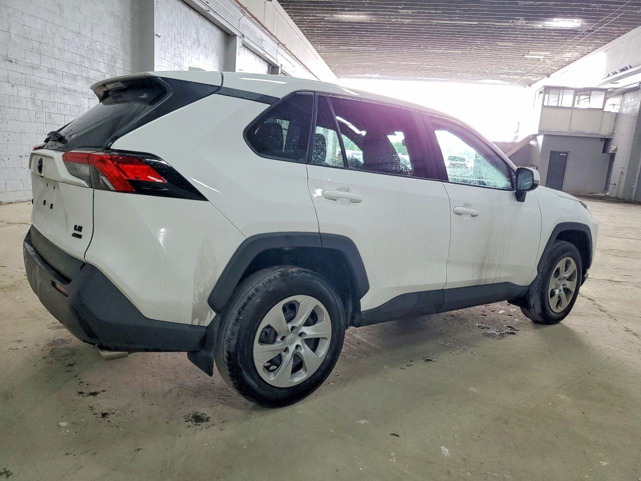 2025 TOYOTA RAV4 LE — снимка 3
