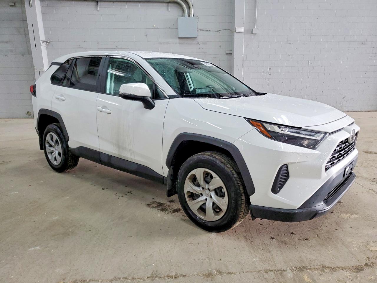 2025 TOYOTA RAV4 LE — снимка 4