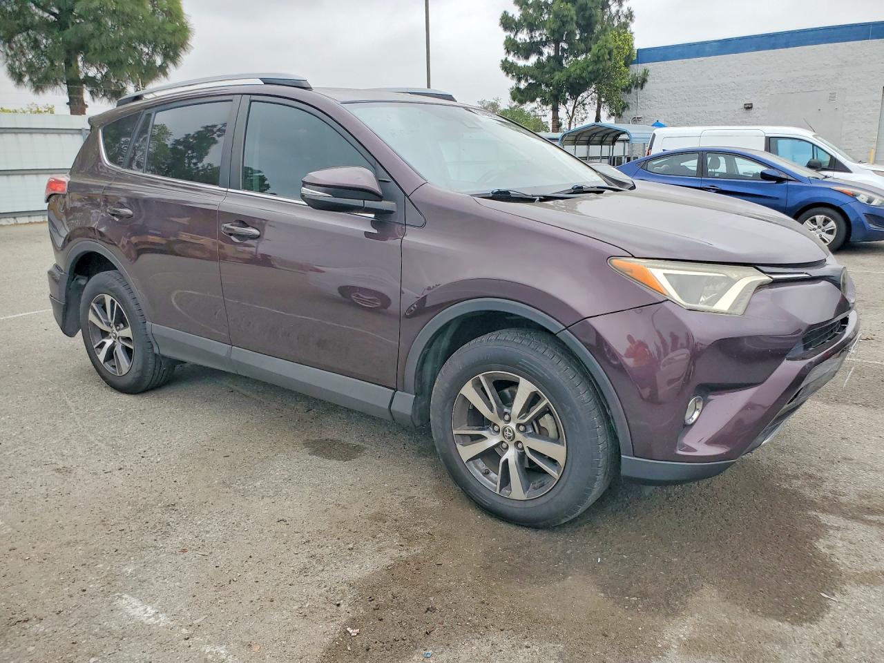2017 TOYOTA RAV4 XLE — снимка 4