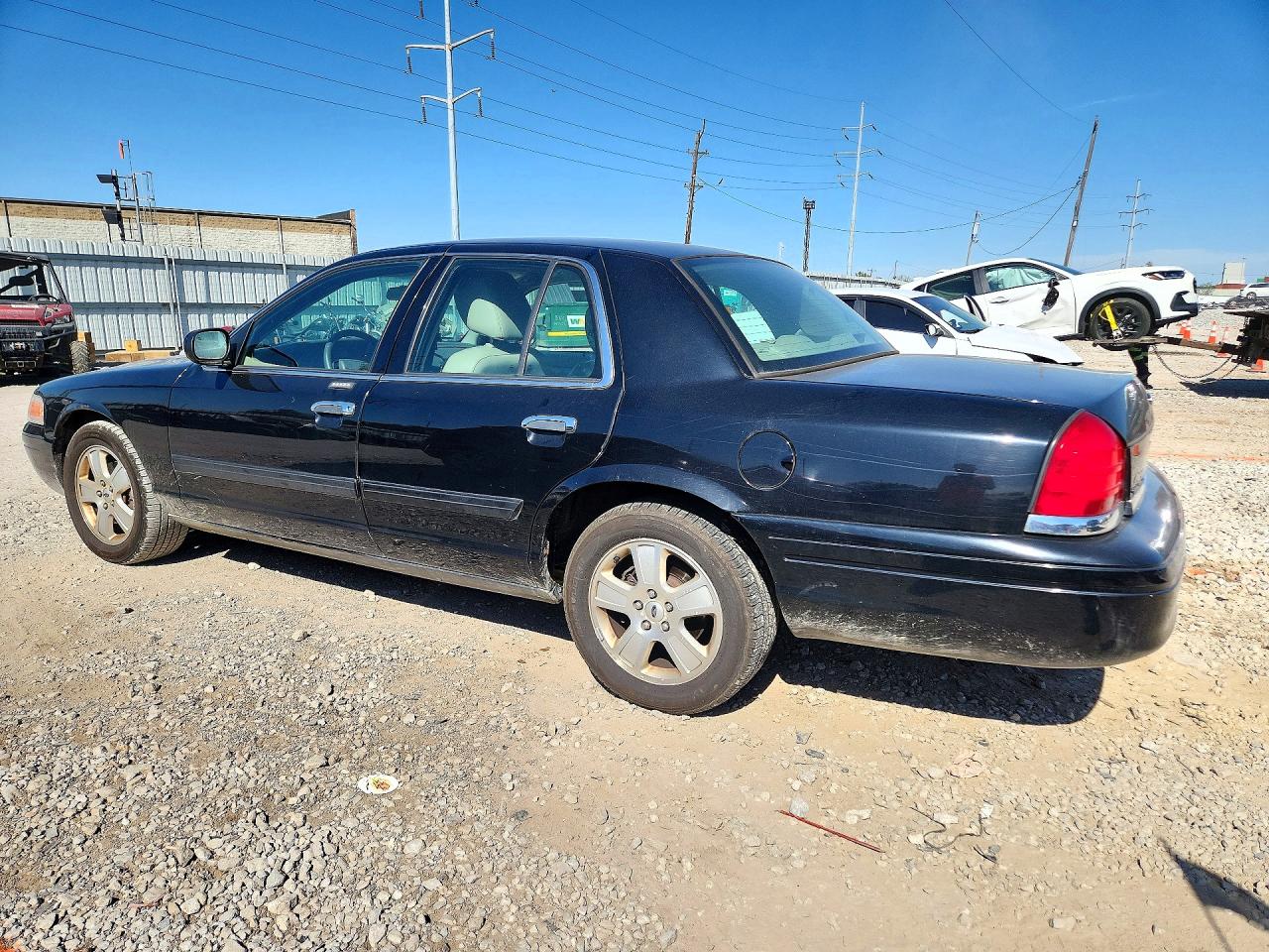 2011 FORD CROWN VICTORIA LX — снимка 2
