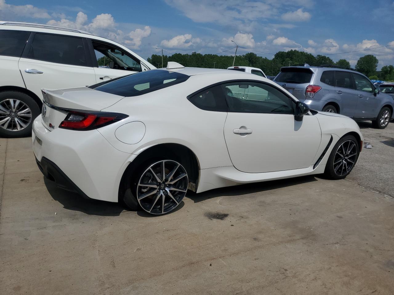 2025 TOYOTA GR86 BASE — снимка 3