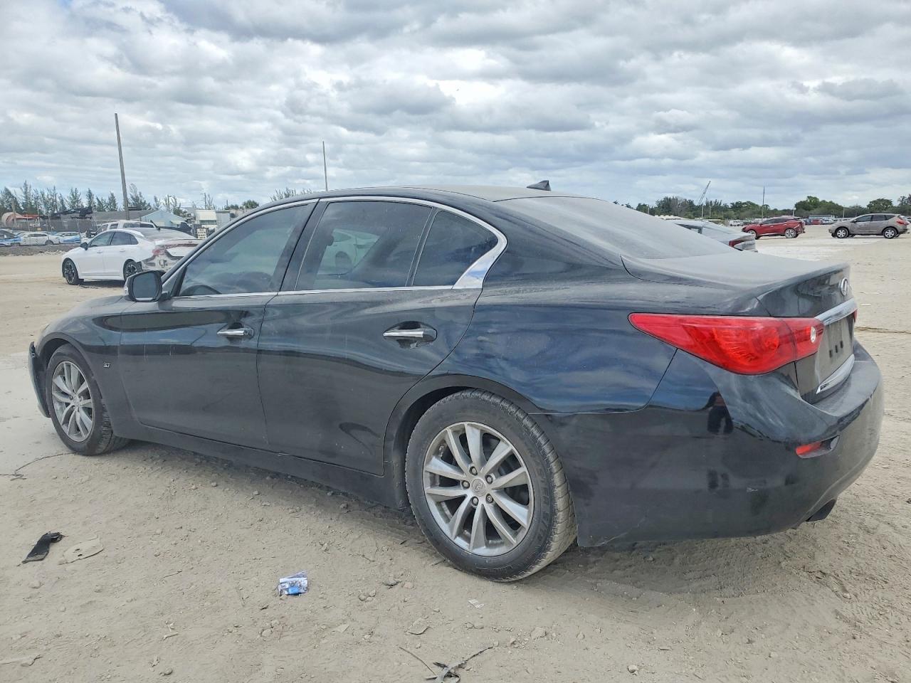 2015 INFINITI Q50 BASE — снимка 2