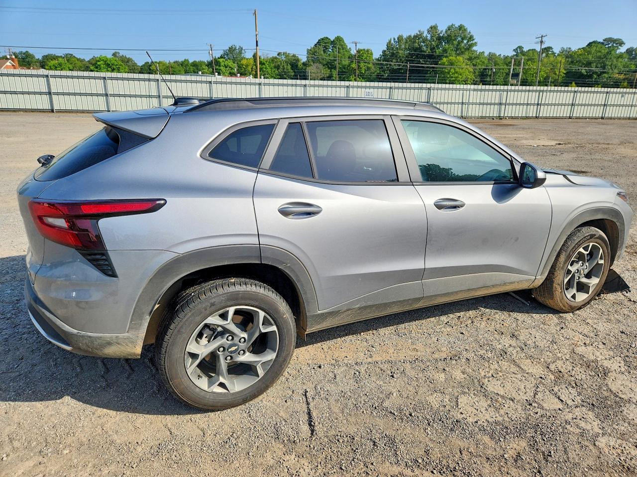 2026 CHEVROLET TRAX 1LT — снимка 3