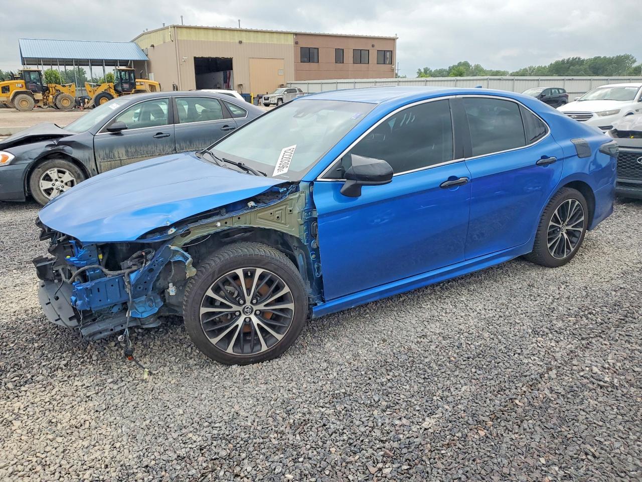2019 TOYOTA CAMRY SE