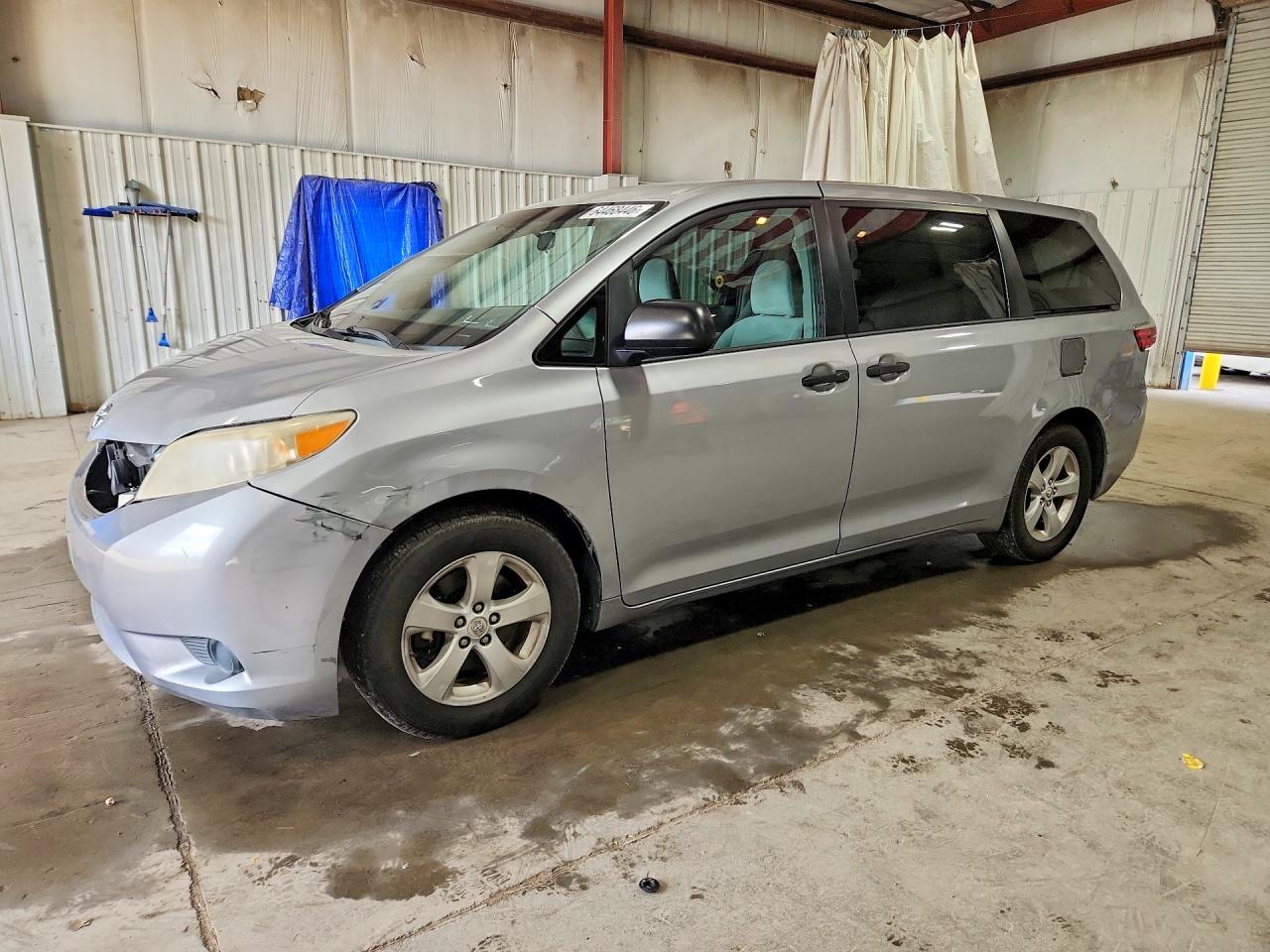 2015 TOYOTA SIENNA L 7-PASSENGER