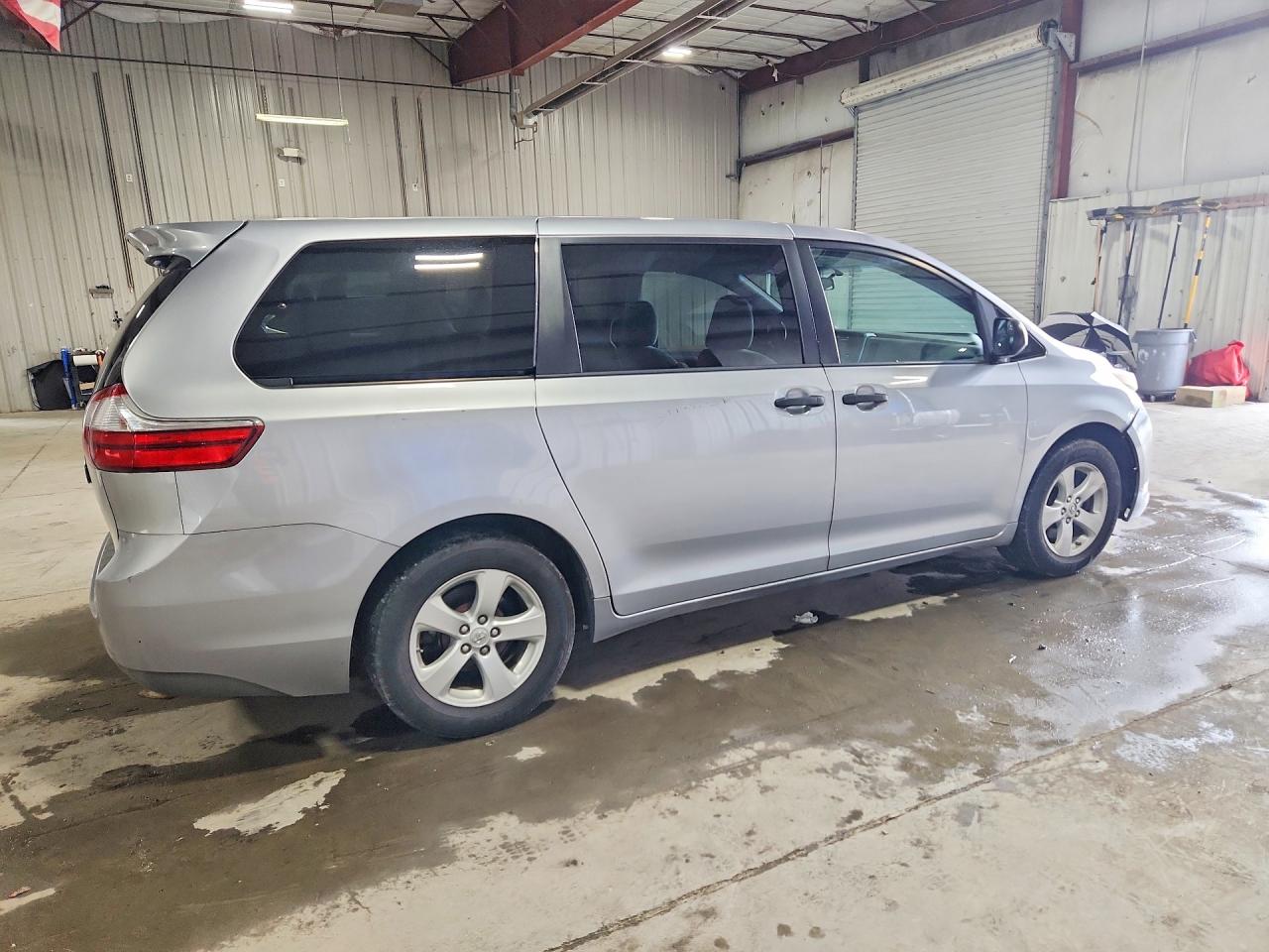 2015 TOYOTA SIENNA L 7-PASSENGER — снимка 3