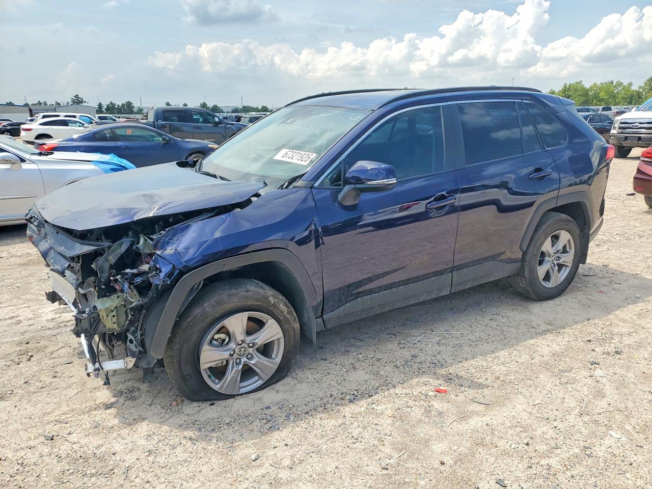 2025 TOYOTA RAV4 XLE