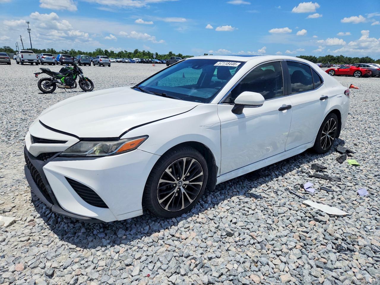 2018 TOYOTA CAMRY SE
