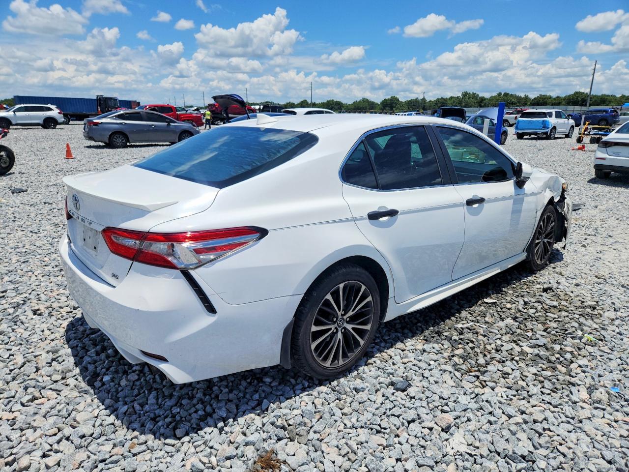 2018 TOYOTA CAMRY SE — снимка 3