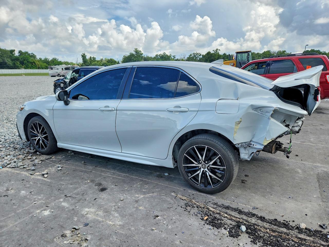 2024 TOYOTA CAMRY SE — снимка 2