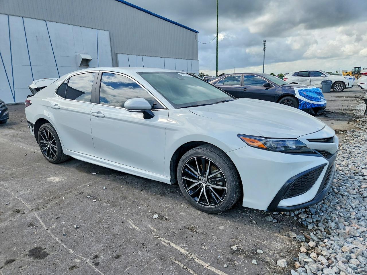 2024 TOYOTA CAMRY SE — снимка 4