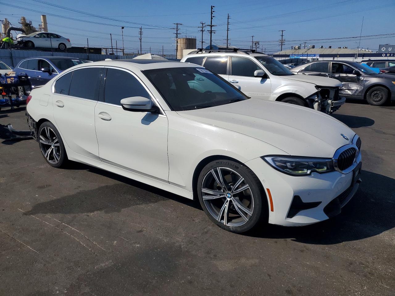 2021 BMW 330E — снимка 4