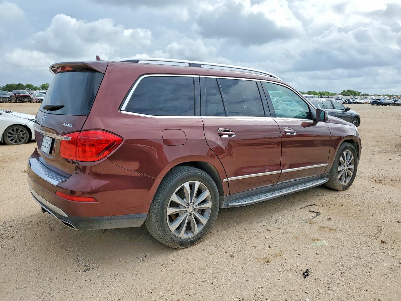 2013 MERCEDES-BENZ GL 450 4MATIC — снимка 3