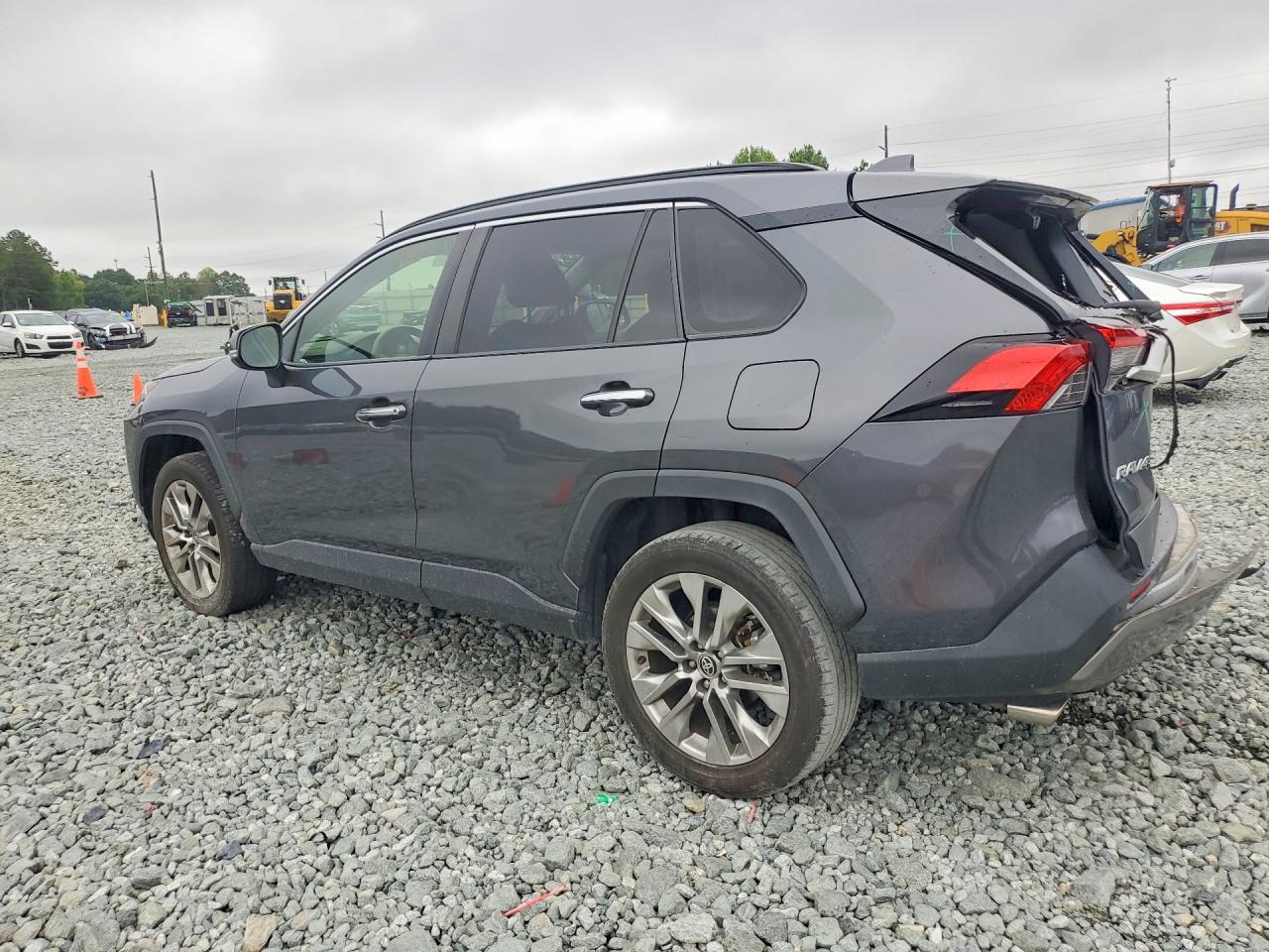 2020 TOYOTA RAV4 LIMITED — снимка 2