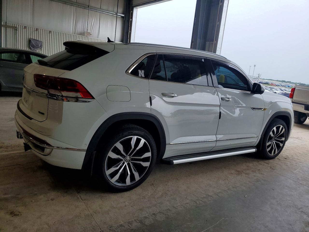 2020 VOLKSWAGEN ATLAS CROSS SPORT SEL PREMIUM R-LINE — снимка 3