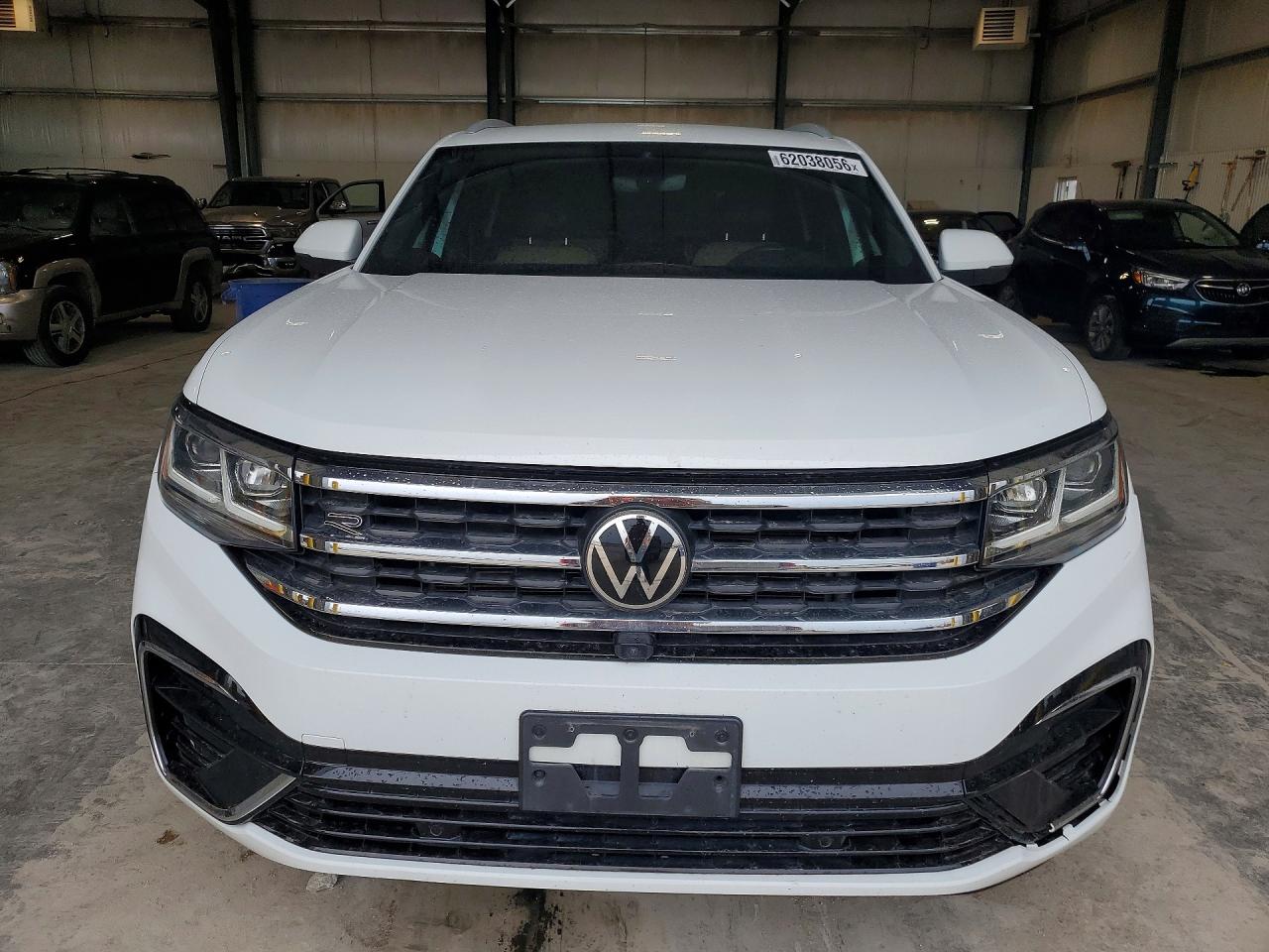 2020 VOLKSWAGEN ATLAS CROSS SPORT SEL PREMIUM R-LINE — снимка 5
