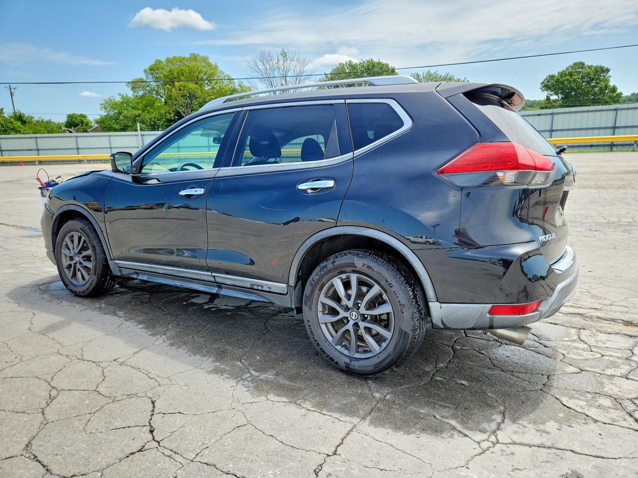 2017 NISSAN ROGUE SV — снимка 2