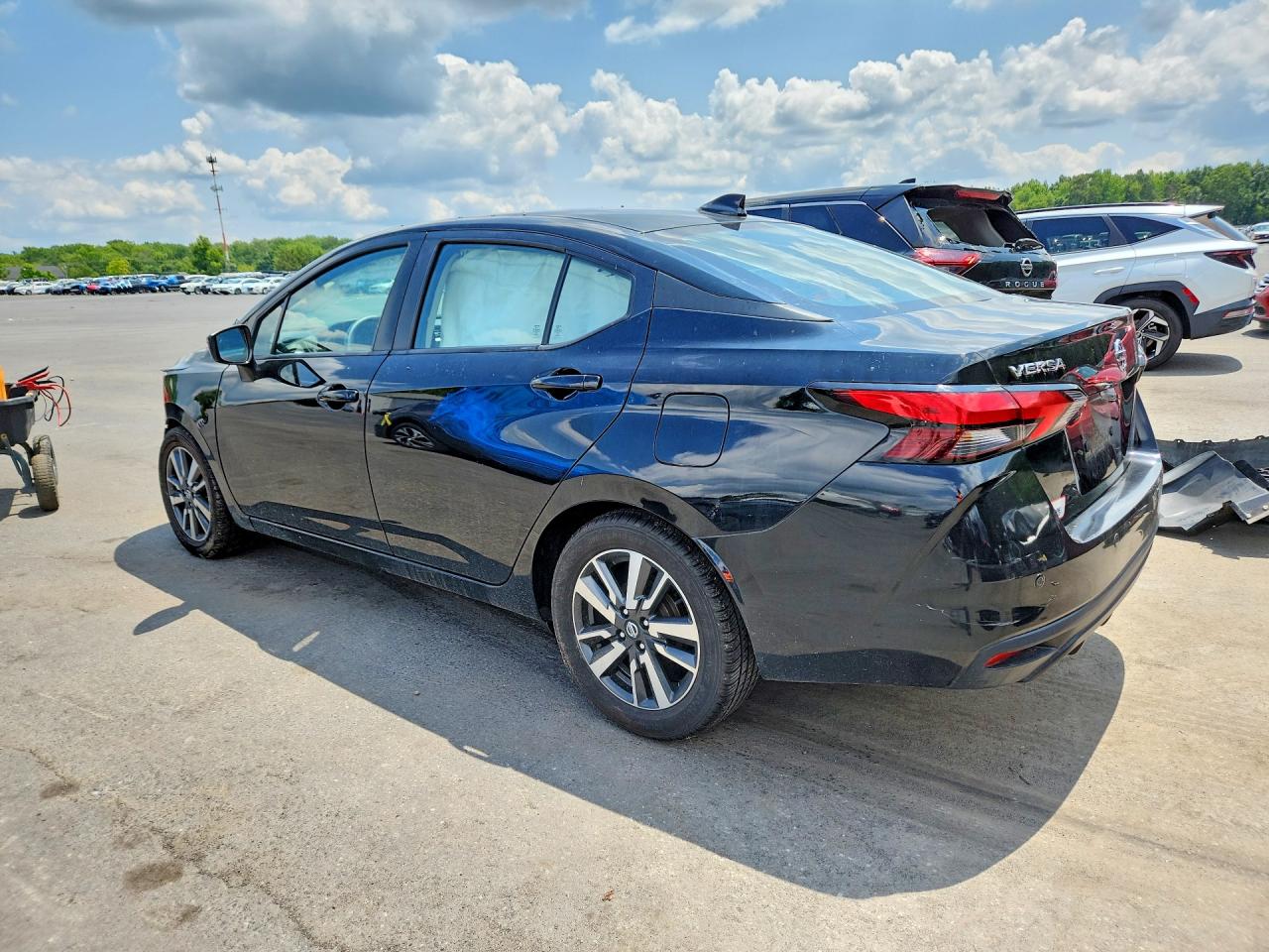 2021 NISSAN VERSA SV — снимка 2