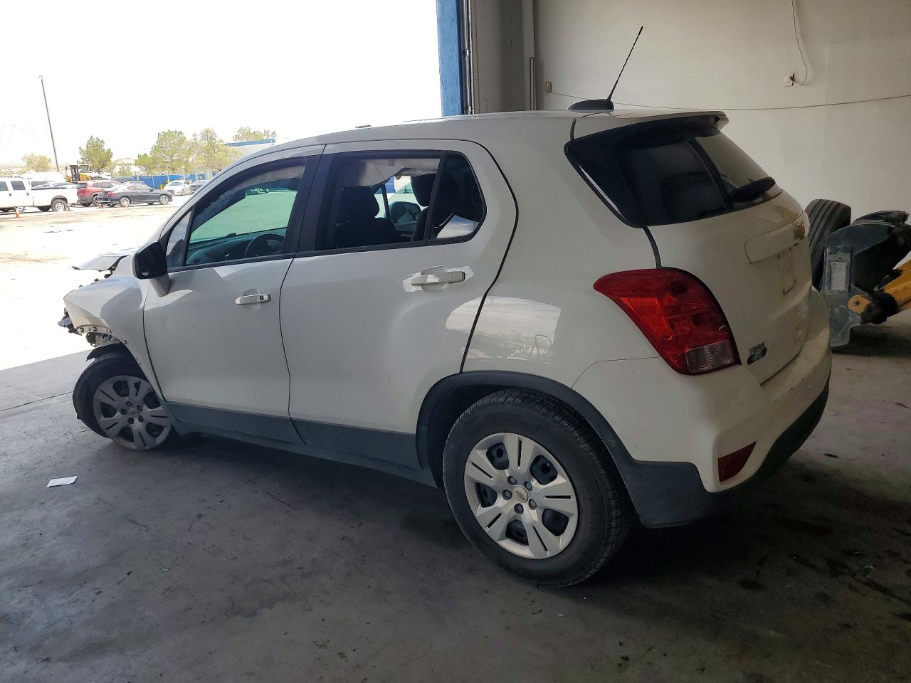 2017 CHEVROLET TRAX LS — снимка 2