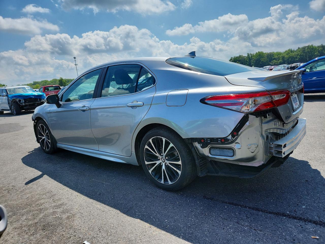 2019 TOYOTA CAMRY SE — снимка 2