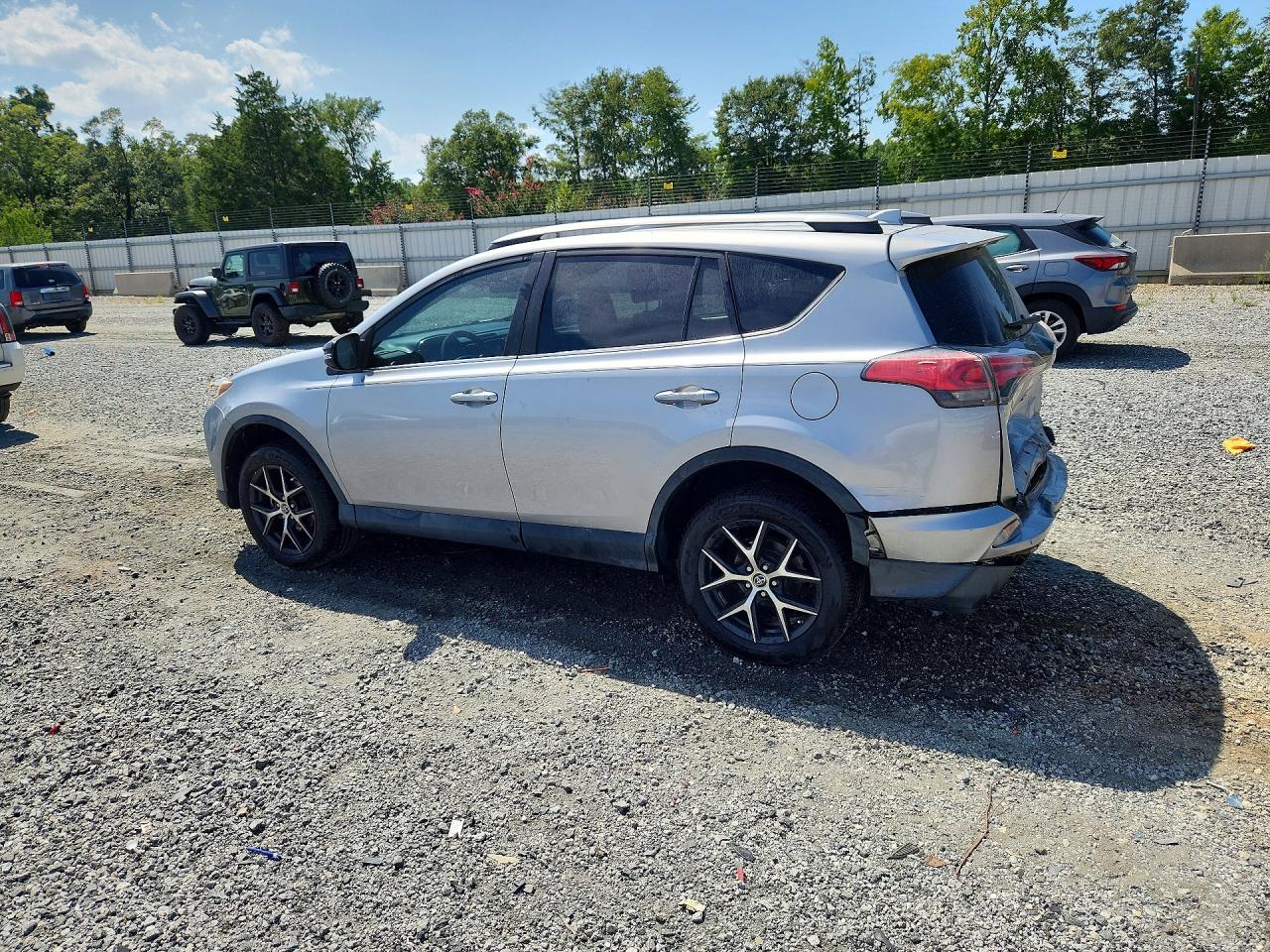 2017 TOYOTA RAV4 SE — снимка 2