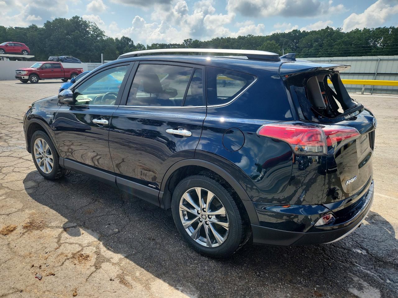 2017 TOYOTA RAV4 HV LIMITED — снимка 2