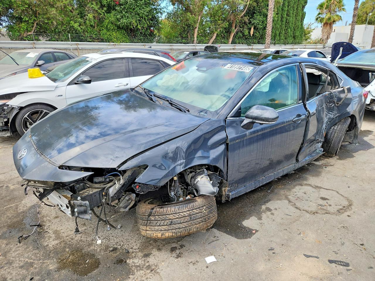 2025 TOYOTA CAMRY XLE