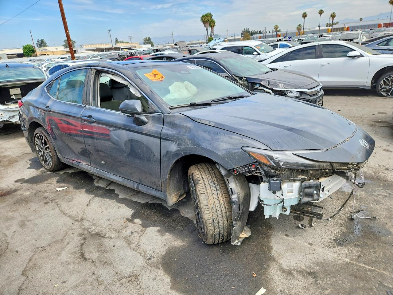 2025 TOYOTA CAMRY XLE — снимка 4
