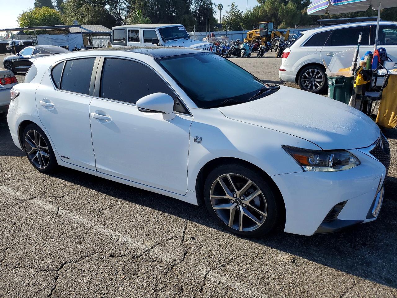 2017 LEXUS CT 200 — снимка 4