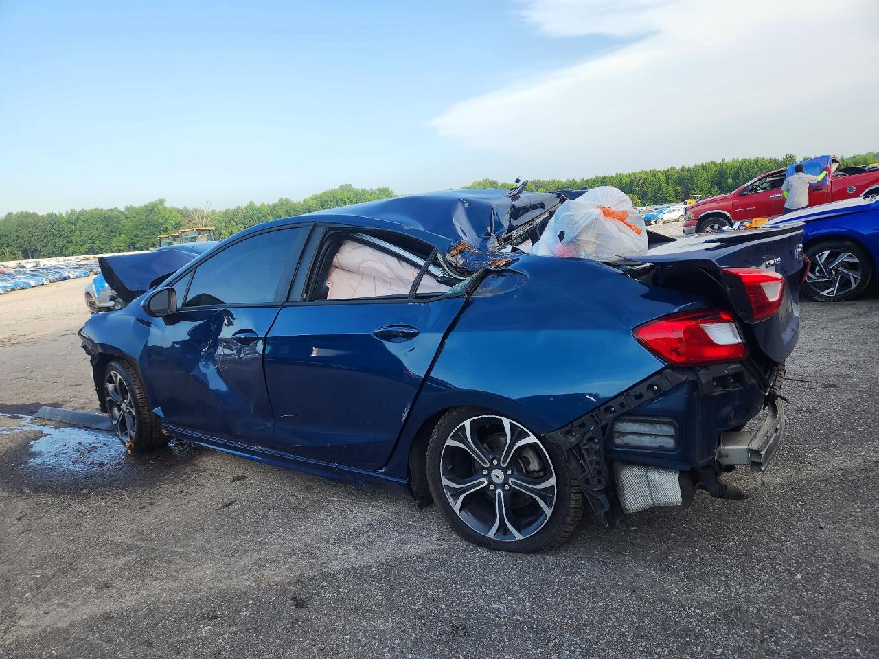 2019 CHEVROLET CRUZE LT — снимка 2