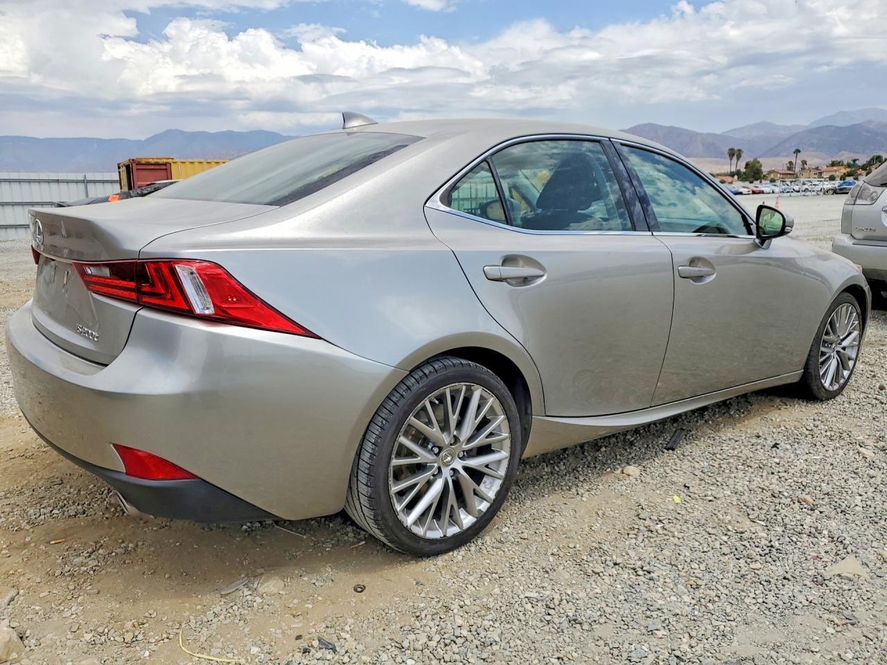 2016 LEXUS IS 200T — снимка 3