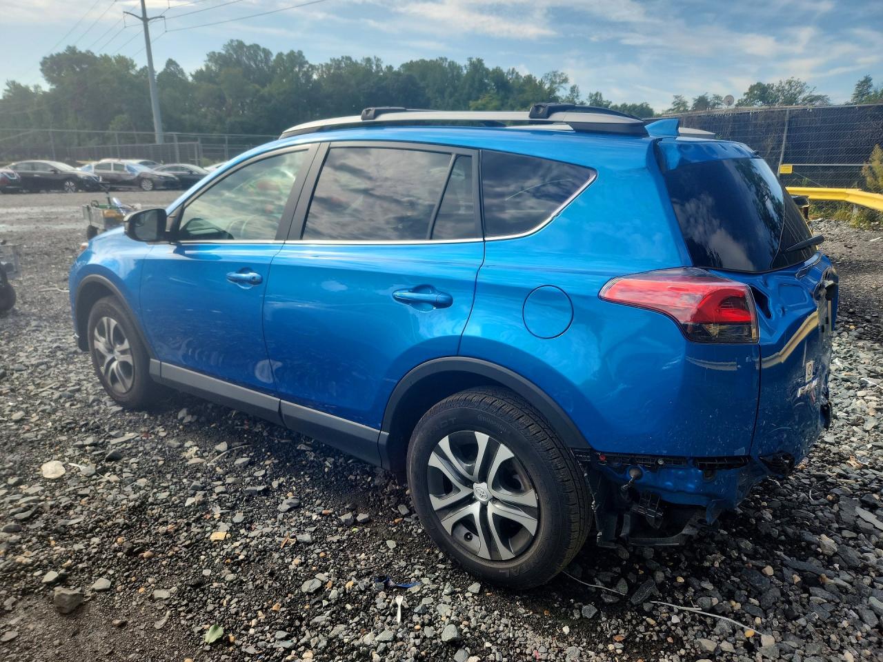 2017 TOYOTA RAV4 LE — снимка 2
