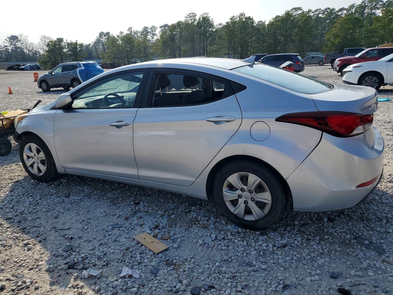 2016 HYUNDAI ELANTRA SE — снимка 2
