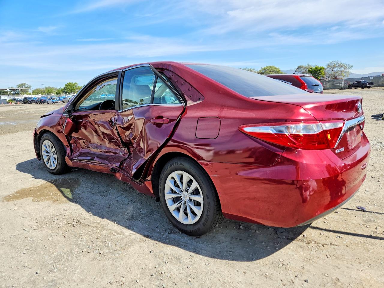 2015 TOYOTA CAMRY LE — снимка 2