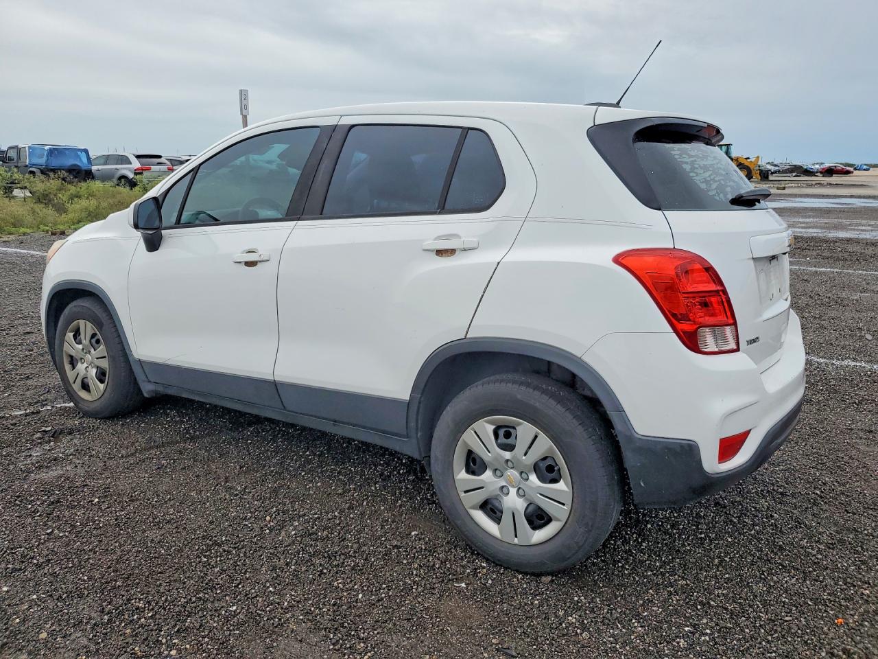 2017 CHEVROLET TRAX LS — снимка 2