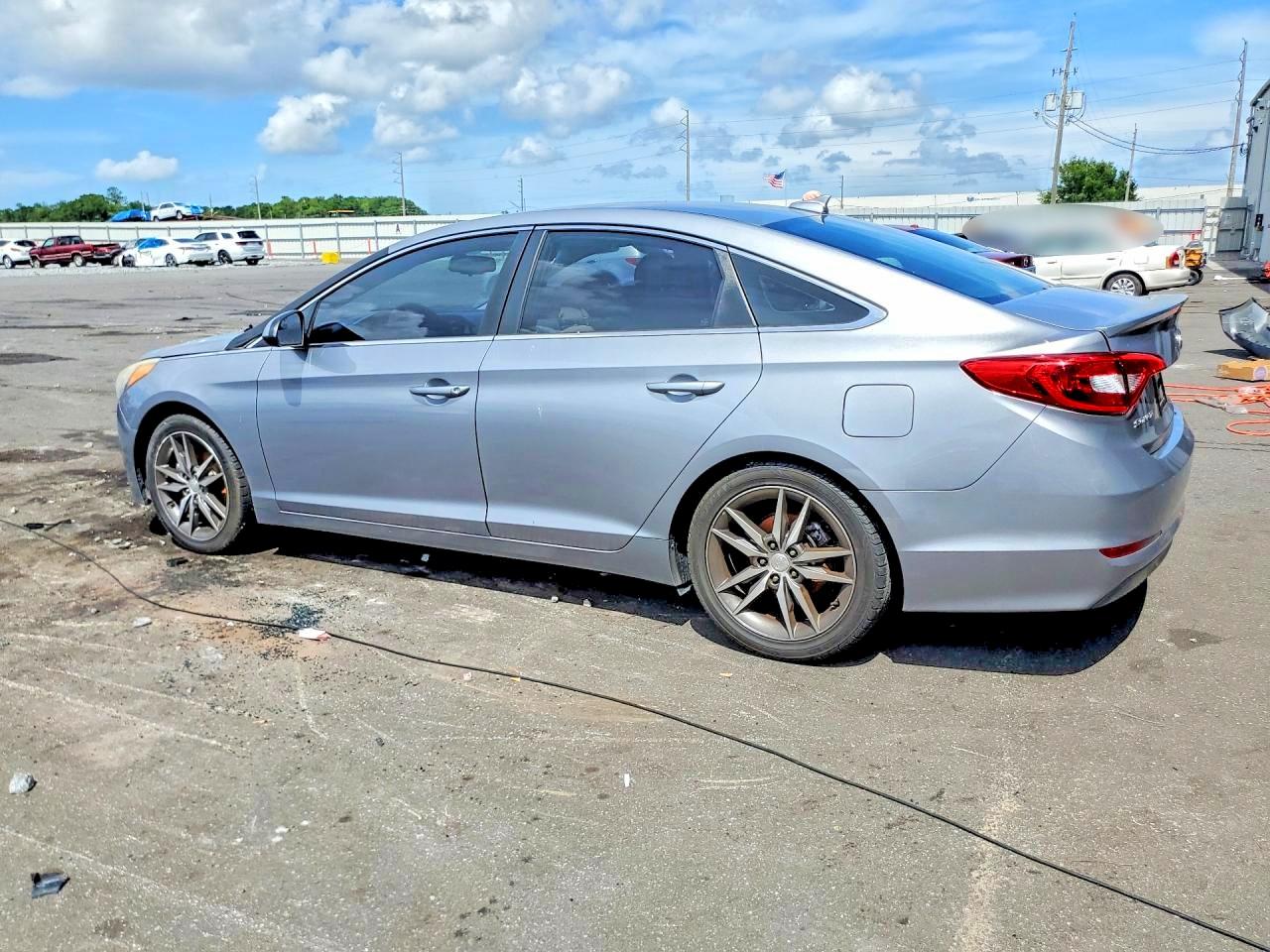 2015 HYUNDAI SONATA SE — снимка 2